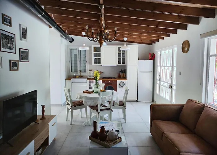 The Oliveorange Grove House!